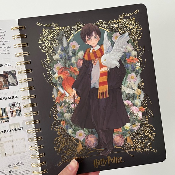 ⚡️NEW - Insights 12-Month Undated Planner Harry Potter Hogwarts - Picture 3 of 13